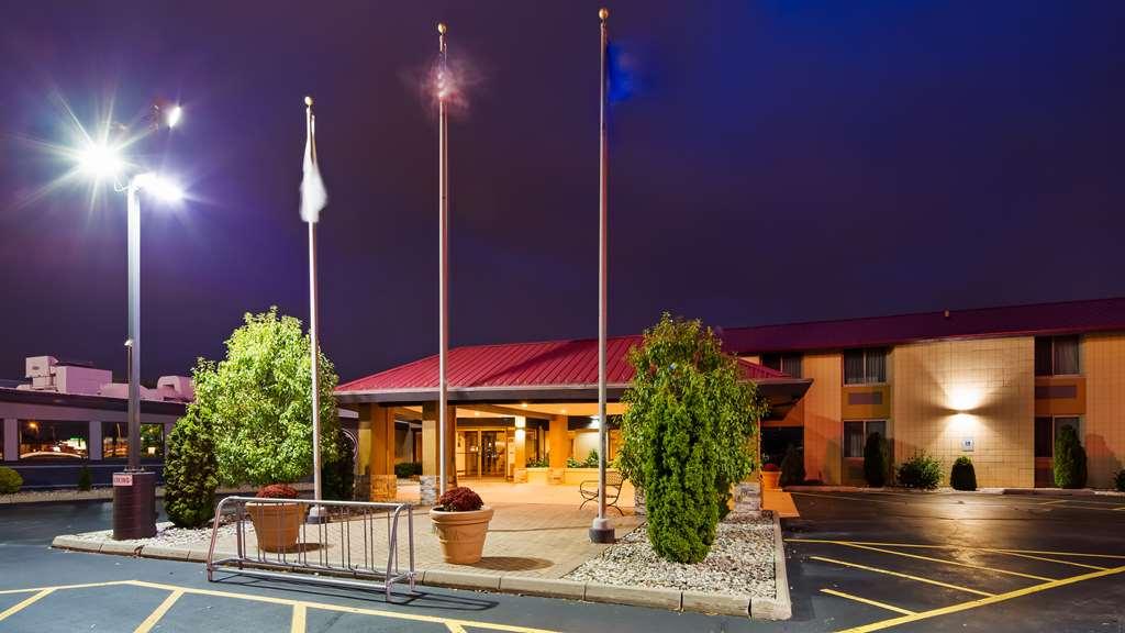 Americinn By Wyndham Appleton Downtown Bagian luar foto