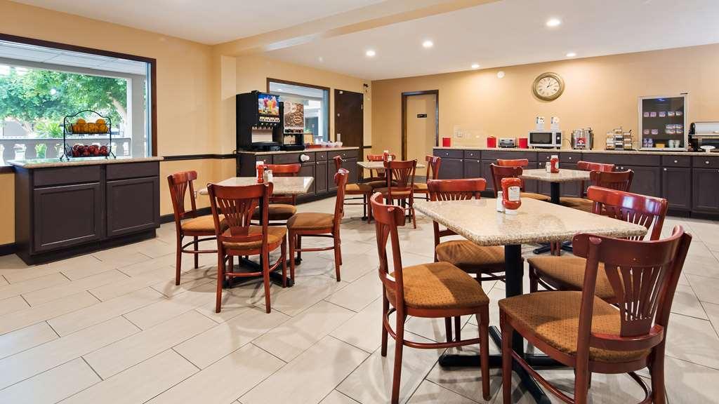 Americinn By Wyndham Appleton Downtown Bagian luar foto