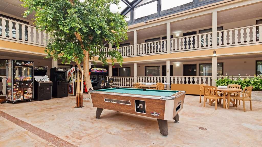 Americinn By Wyndham Appleton Downtown Bagian luar foto